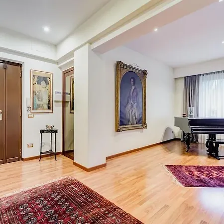 Exclusive In Eur Apartment *